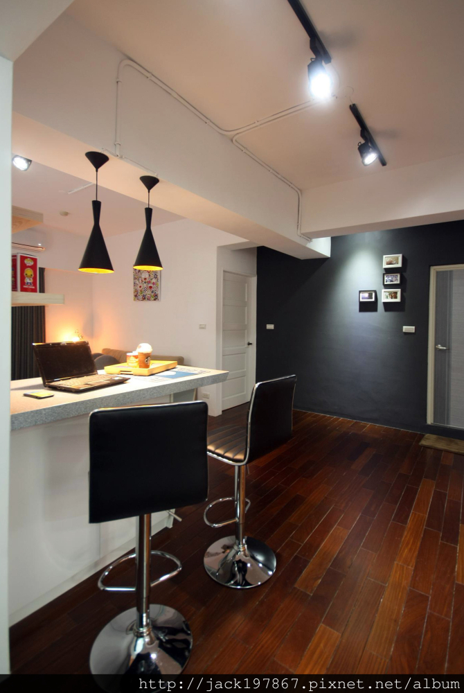 1385357659-3562193967